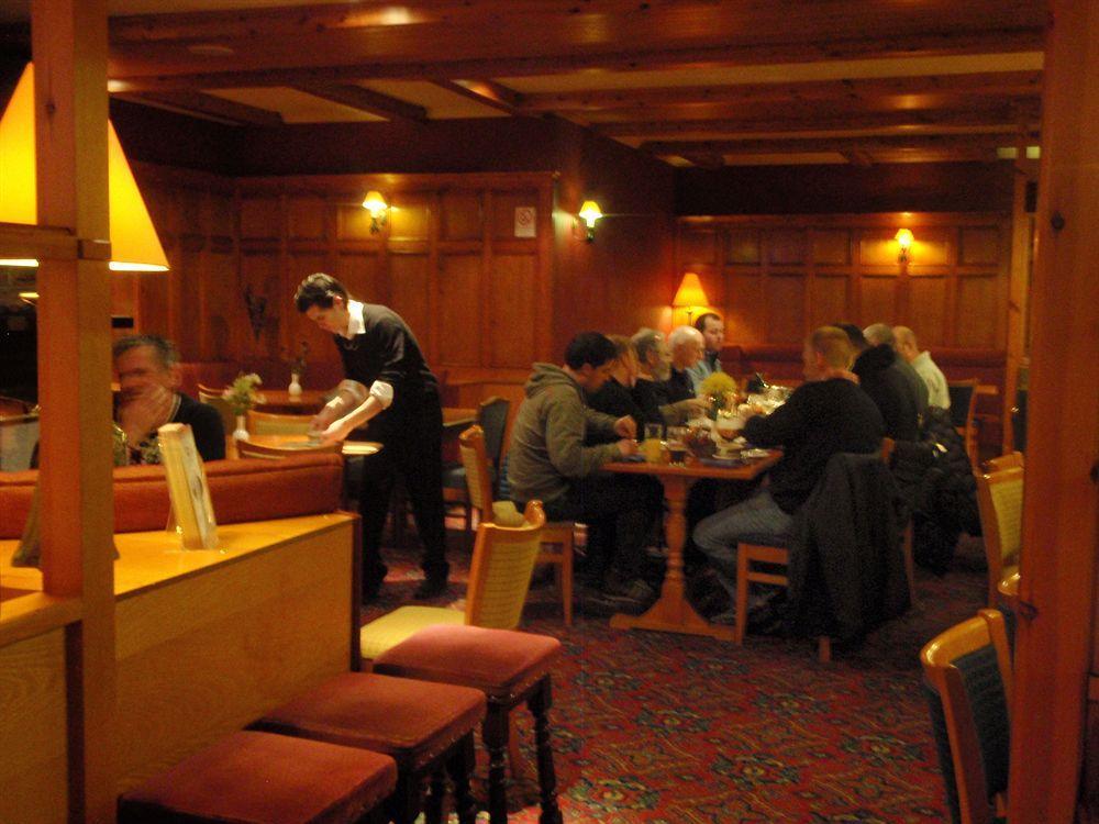 The Stronlossit Inn Fort William Exterior foto